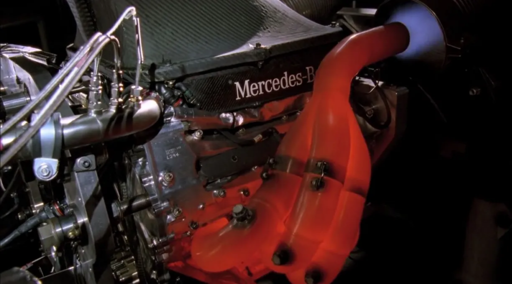 Mercedes согласна на V8